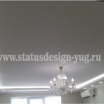 Белый матовый натяжной потолок с внутренней подсветкой